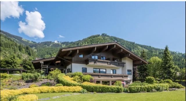 Haus Wenger Mountain View & Swimming Pool Apartment Капрун Екстериор снимка