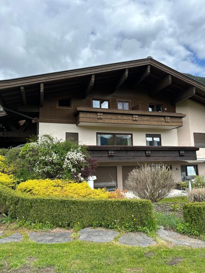 Haus Wenger Mountain View & Swimming Pool Apartment Капрун Екстериор снимка